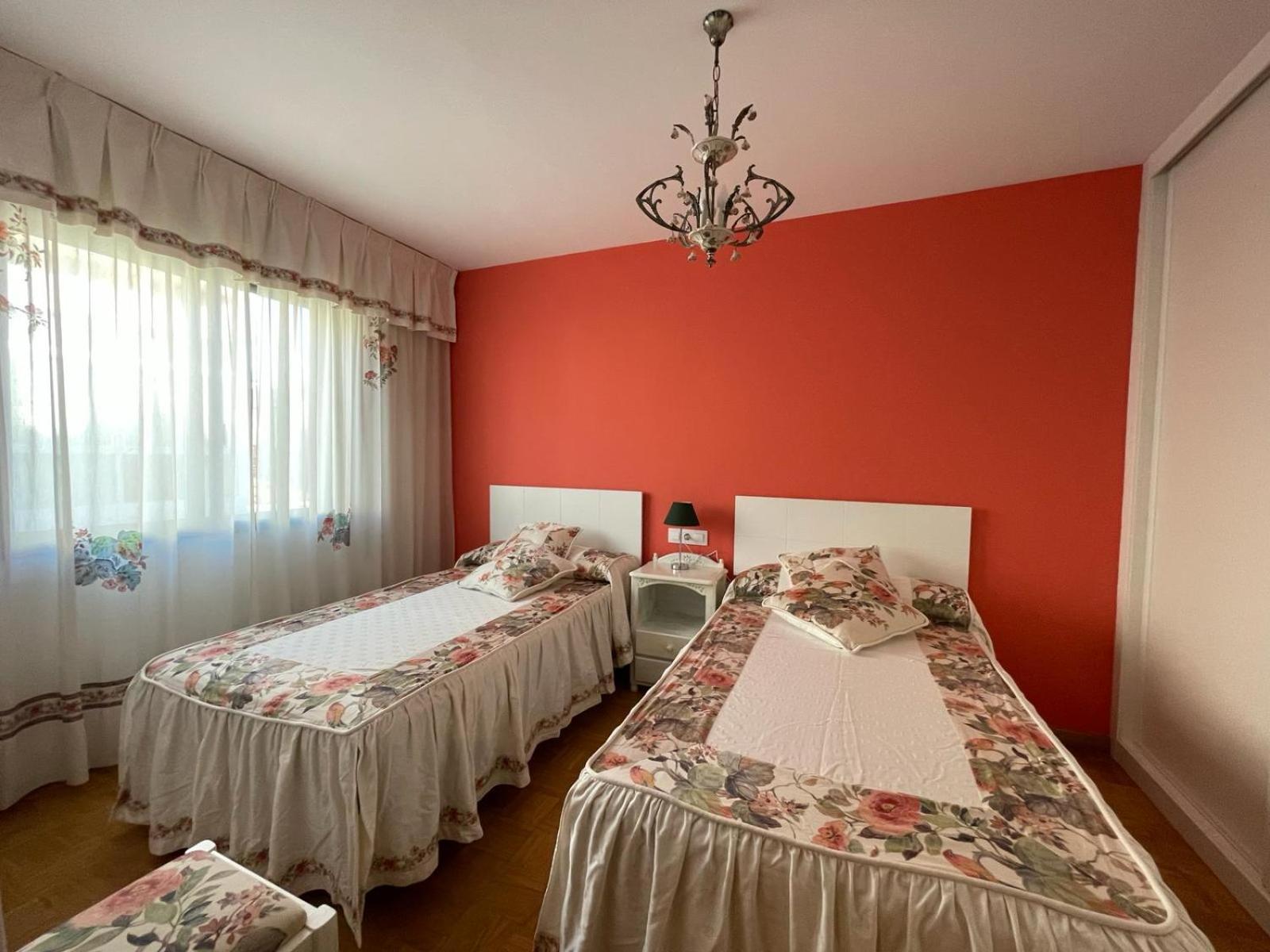 Apartamento Curros Enriquez カンバードス エクステリア 写真