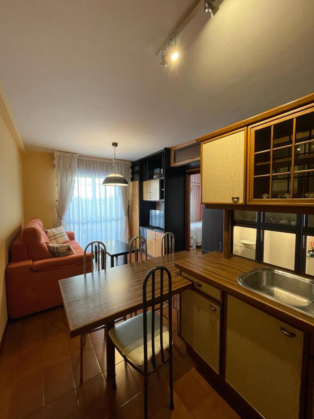 Apartamento Curros Enriquez カンバードス エクステリア 写真